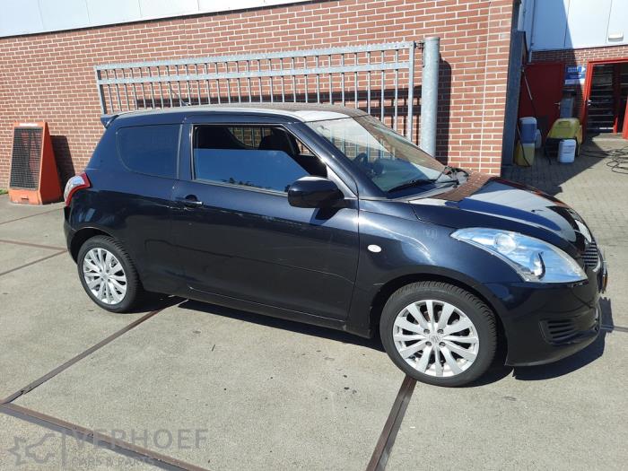 Suzuki Swift 1.2 16V Vehículo de desguace (2013, Negro)