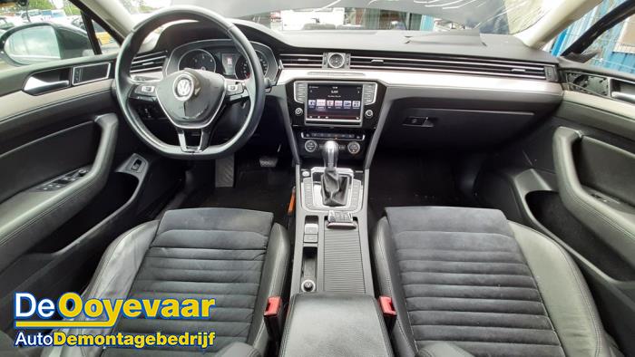 Volkswagen Passat Variant 1.6 TDI 16V Épave (2015, Noir)