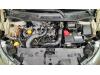 Renault Captur 1.2 TCE 16V EDC Salvage vehicle (2017, Creme)
