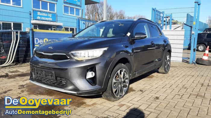Kia Stonic 1.6 CRDi VGT 16V Épave (2018, Gris)