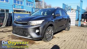 Kia Stonic 1.6 CRDi VGT 16V Épave (2018, Gris)