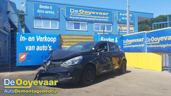 Renault Clio IV 1.5 dCi 90 FAP Samochód złomowany (2018, Czarny)