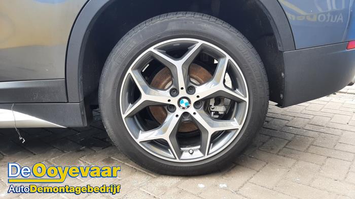 BMW X1 xDrive 28i 2.0 16V Twin Power Turbo Samochód złomowany (2018, Metalik, Szary)