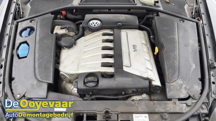 Volkswagen Phaeton 3.2 V6 30V Samochód złomowany (2003, Czarny)