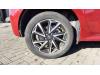 Toyota Yaris IV 1.5 12V Hybrid Samochód złomowany (2020, Czerwony)