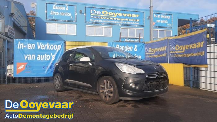 Citroen DS3 1.6 e-HDi Vehículo de desguace (2011, Negro, Blanco)