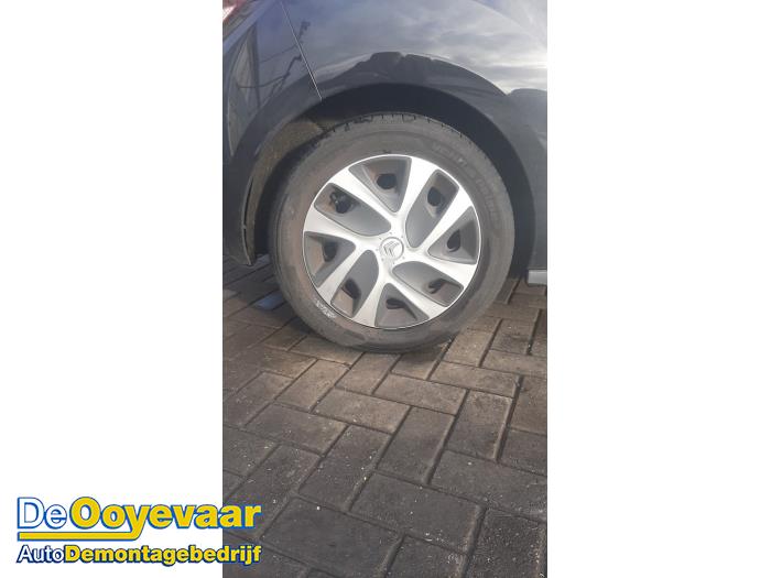 Citroen DS3 1.6 e-HDi Vehículo de desguace (2011, Negro, Blanco)