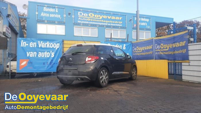 Citroen DS3 1.6 e-HDi Vehículo de desguace (2011, Negro, Blanco)