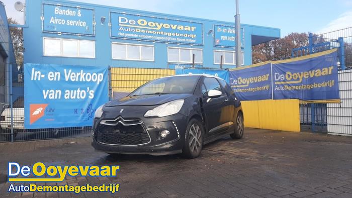 Citroen DS3 1.6 e-HDi Vehículo de desguace (2011, Negro, Blanco)