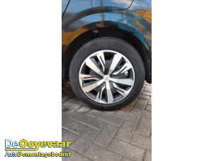 Peugeot 208 II 1.2 Vti 12V PureTech 75 Vehículo de desguace (2021, Negro)