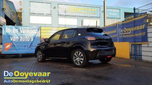 Peugeot 208 II 1.2 Vti 12V PureTech 75 Vehículo de desguace (2021, Negro)
