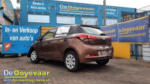 Hyundai i20 1.4i 16V Épave (2016, Métallisé, Brun)