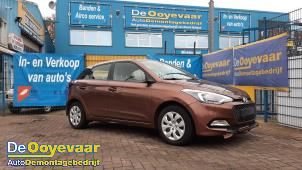 Hyundai i20 1.4i 16V Épave (2016, Métallisé, Brun)