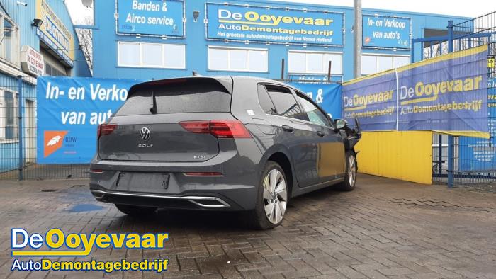 Volkswagen Golf VIII 1.5 eTSI 16V Salvage vehicle (2020, Metallic, Gray)