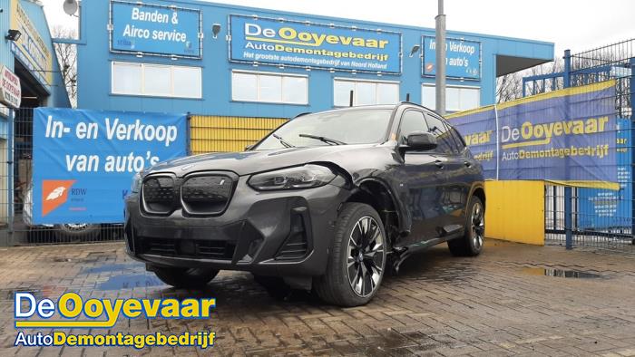 BMW iX3 Electric Schrottauto (2022, Metallic, Grau)