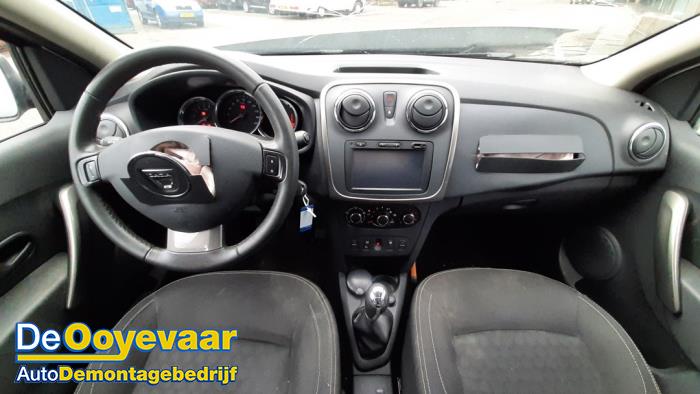 Dacia Logan MCV II/III/Sandero Wagon 0.9 TCE 12V Samochód złomowany (2015, Metalik, Szary)