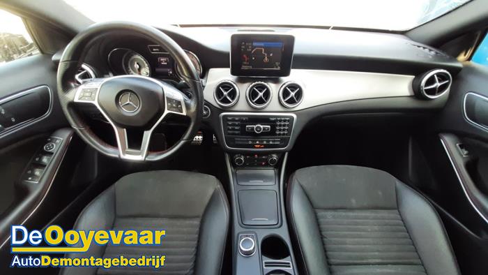Mercedes GLA 1.6 200 16V Épave (2015, Blanc)