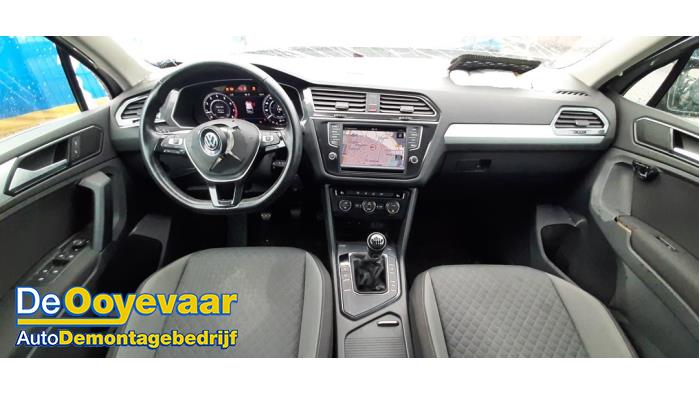 Volkswagen Tiguan 1.4 TSI 16V Samochód złomowany (2017, Szary)