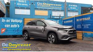 Mercedes GLA 1.3 180 Turbo 16V Épave (2021, Gris)