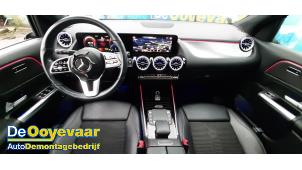 Mercedes GLA 1.3 180 Turbo 16V Épave (2021, Gris)