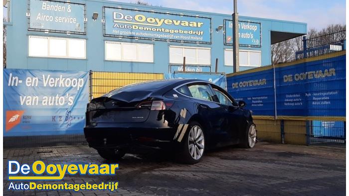 Tesla Model 3 EV AWD Salvage vehicle (2019, Black)