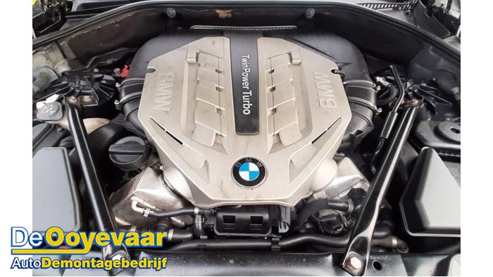BMW 5 serie Gran Turismo 550i xDrive V8 32V TwinPower Turbo Samochód złomowany (2010, Szary)