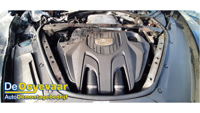 Porsche Panamera 2.9 V6 24V 4S Vehículo de desguace (2018, Negro)