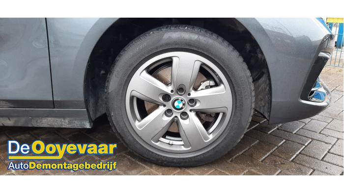 BMW 1 serie 118i 1.5 TwinPower 12V Schrottauto (2021, Grau)