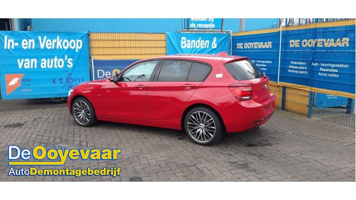 BMW 1 serie 116i 1.6 16V Schrottauto (2012, Rot)