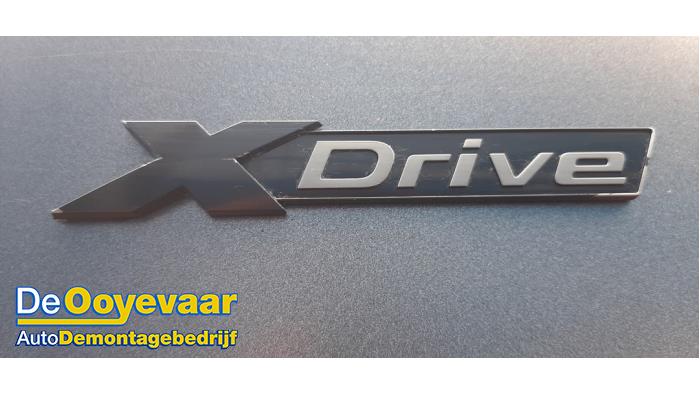 BMW 5 serie M550i xDrive 4.4 V8 32V TwinPower Turbo Samochód złomowany (2017, Ciemny, Niebieski)