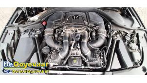 BMW 5 serie M550i xDrive 4.4 V8 32V TwinPower Turbo Samochód złomowany (2017, Ciemny, Niebieski)