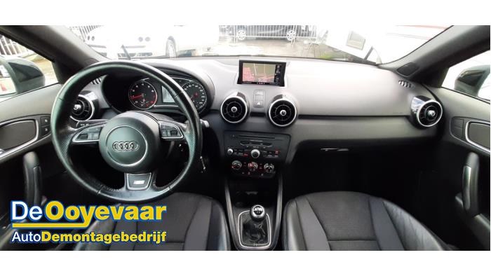Audi A1 1.2 TFSI Épave (2012, Gris, Noir)