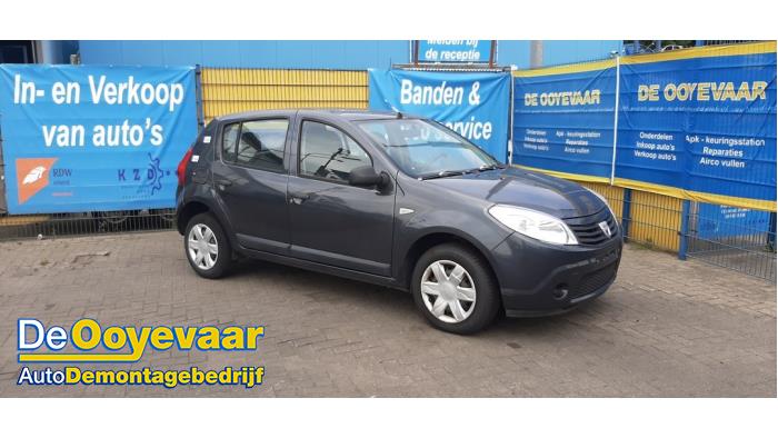 Dacia Sandero I 1.2 16V Skrotfordon (2009, GRIJS)