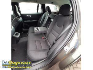 Volvo V60 II 2.0 B3 16V Mild Hybrid Épave (2021, Gris)
