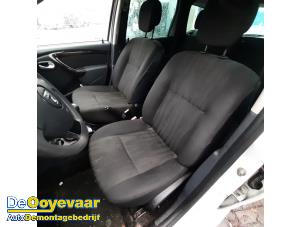 Dacia Duster 1.6 16V Épave (2011, Blanc)