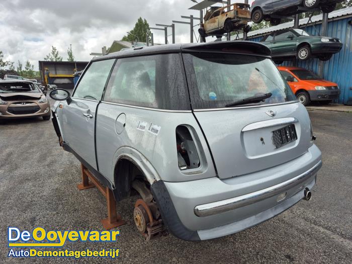 Mini Mini One/Cooper 1.6 16V Cooper Skrotfordon (2002, GRIJS)
