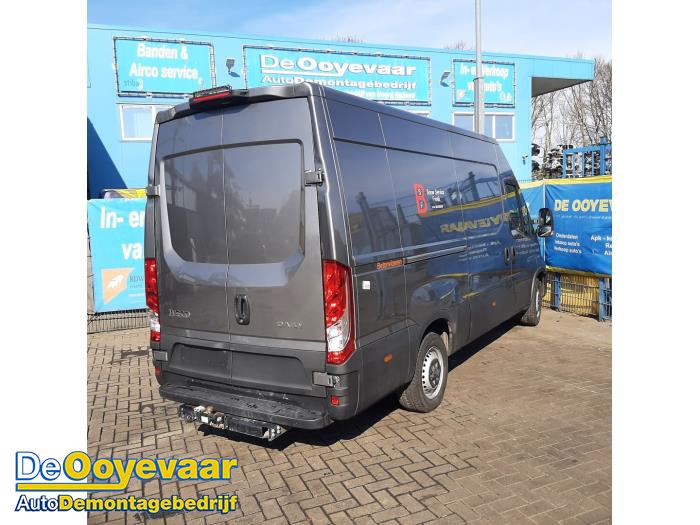 Iveco New Daily VI 33S14, 35C14, 35S14 Épave (2022, Gris)