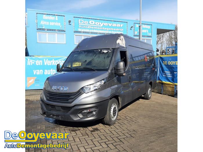 Iveco New Daily VI 33S14, 35C14, 35S14 Épave (2022, Gris)