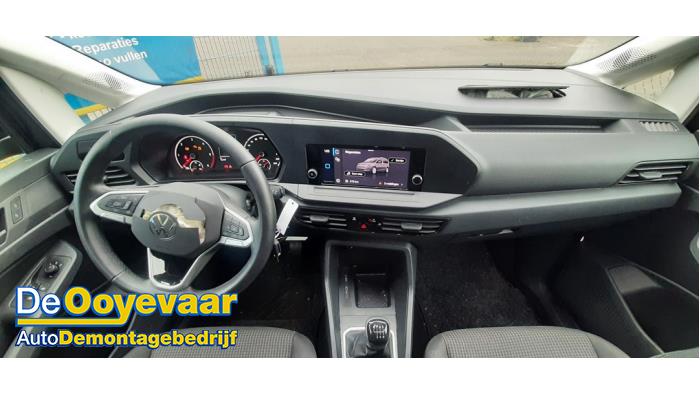 Volkswagen Caddy Cargo V 2.0 TDI BlueMotionTechnology Vehículo de desguace (2024, Negro)