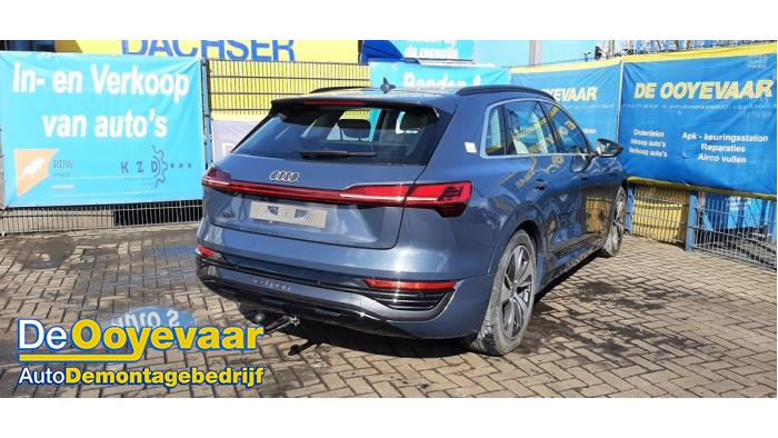 Audi Q8 E-tron 50 Quattro 95 kWh Épave (2023, Bleu)
