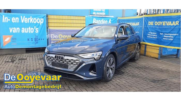 Audi Q8 E-tron 50 Quattro 95 kWh Épave (2023, Bleu)