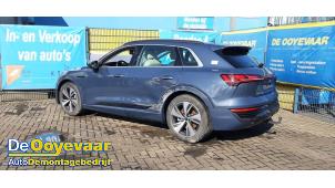 Audi Q8 E-tron 50 Quattro 95 kWh Épave (2023, Bleu)