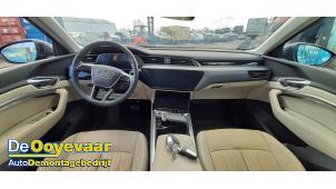 Audi Q8 E-tron 50 Quattro 95 kWh Épave (2023, Bleu)