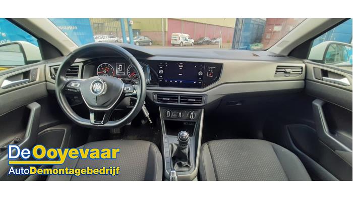Volkswagen Polo VI 1.0 MPI 12V Épave (2019, Blanc)
