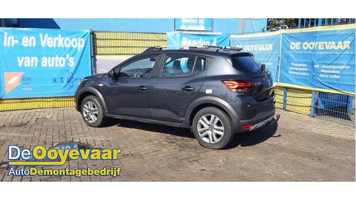 Dacia Sandero III 1.0 TCe 100 12V ECO-G Skrotfordon (2021, GRIJS)