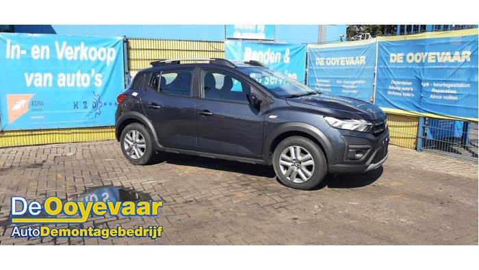Dacia Sandero III 1.0 TCe 100 12V ECO-G Skrotfordon (2021, GRIJS)