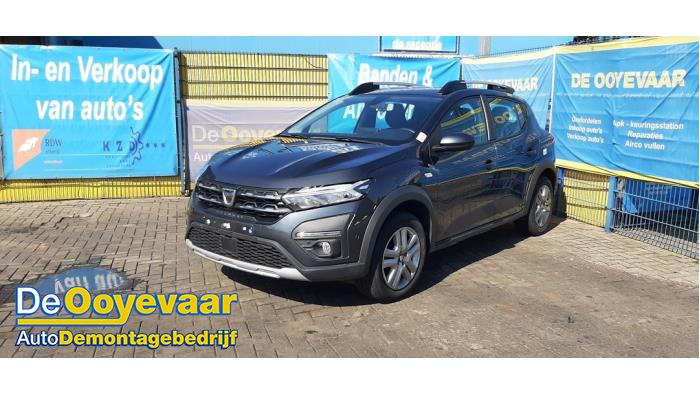 Dacia Sandero III 1.0 TCe 100 12V ECO-G Skrotfordon (2021, GRIJS)