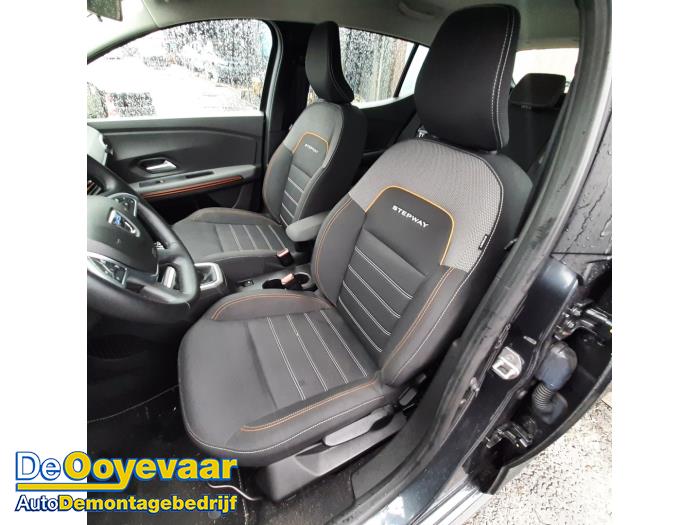 Dacia Sandero III 1.0 TCe 100 12V ECO-G Skrotfordon (2021, GRIJS)