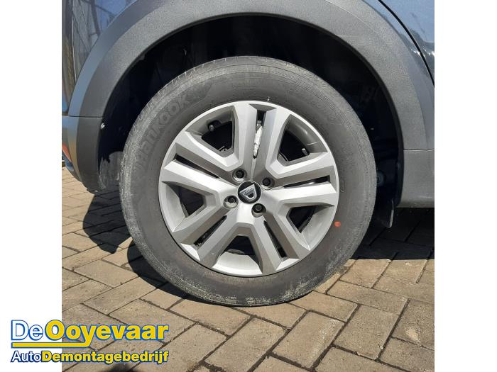 Dacia Sandero III 1.0 TCe 100 12V ECO-G Skrotfordon (2021, GRIJS)