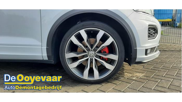 Volkswagen T-Roc 2.0 TSI 16V 4Motion Samochód złomowany (2018, Bialy)